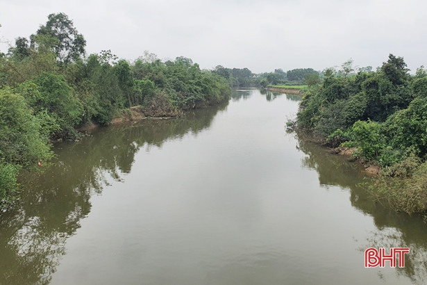 Nam sinh trường nghề ở Hà Tĩnh nhảy cầu tự vẫn