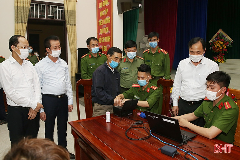 Bí thư Tỉnh ủy Hà Tĩnh kiểm tra công tác cấp căn cước công dân tại cơ sở