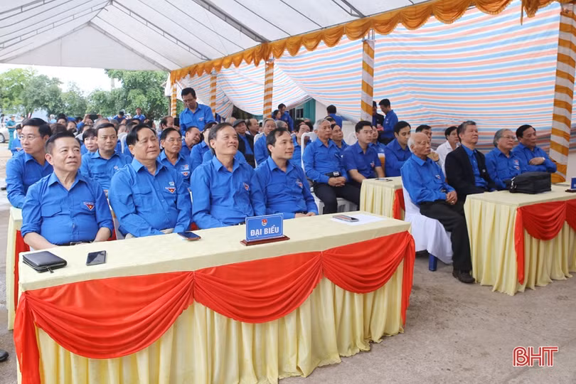 Đầm ấm buổi gặp mặt cán bộ Đoàn truyền thống Nghệ Tĩnh