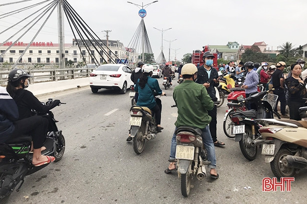 Hà Tĩnh: Tìm thấy thi thể nam thanh niên mất tích khi nhảy xuống sông cứu bạn gái