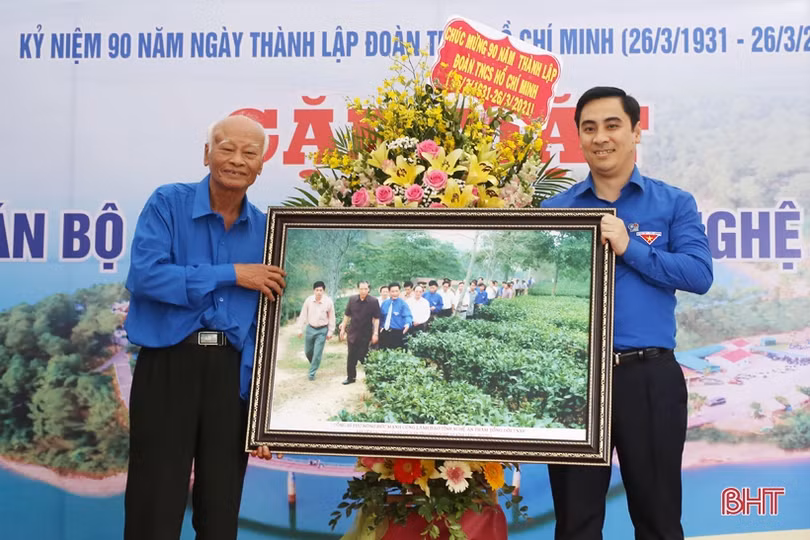 Đầm ấm buổi gặp mặt cán bộ Đoàn truyền thống Nghệ Tĩnh