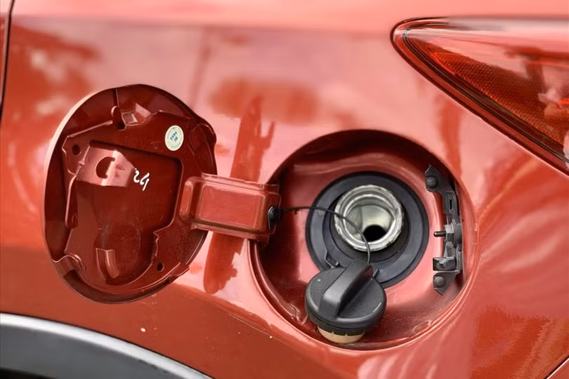 Nắm ngay “mẹo” tiết kiệm xăng cho xe ôtô khi trời nắng nóng