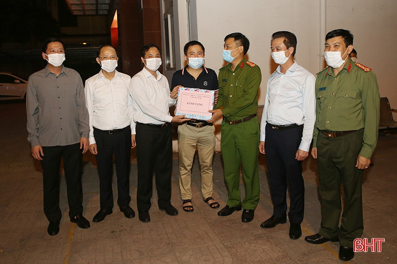 Bí thư Tỉnh ủy Hà Tĩnh kiểm tra công tác cấp căn cước công dân tại cơ sở