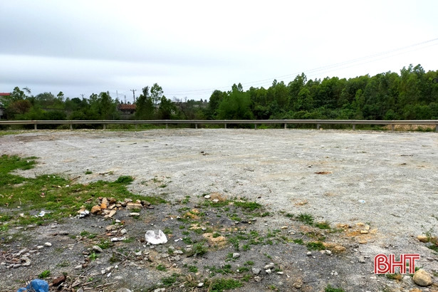 Thị xã Kỳ Anh ra quân xử lý tình trạng chợ tự phát lấn quốc lộ tại phường Kỳ Phương