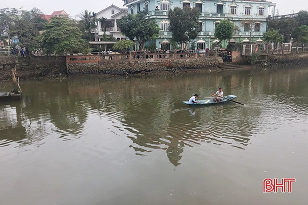 Hà Tĩnh: Tìm thấy thi thể nam thanh niên mất tích khi nhảy xuống sông cứu bạn gái