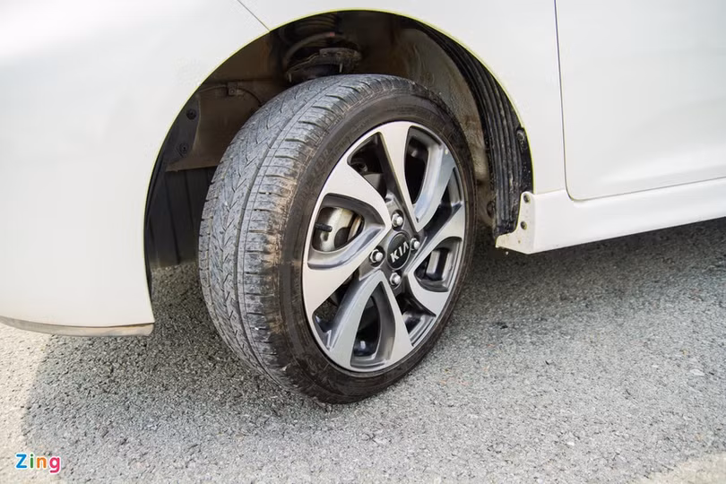 Làm thế nào để chạy xe tiết kiệm xăng?