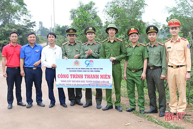 Đoàn thanh niên Công an tỉnh và BIDV Hà Tĩnh bàn giao 5 công trình thanh niên ở Hương Khê