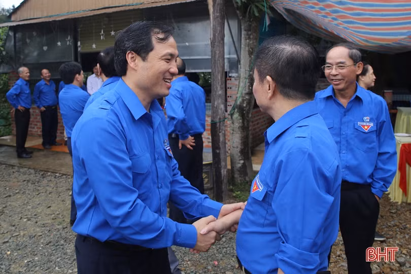 Đầm ấm buổi gặp mặt cán bộ Đoàn truyền thống Nghệ Tĩnh