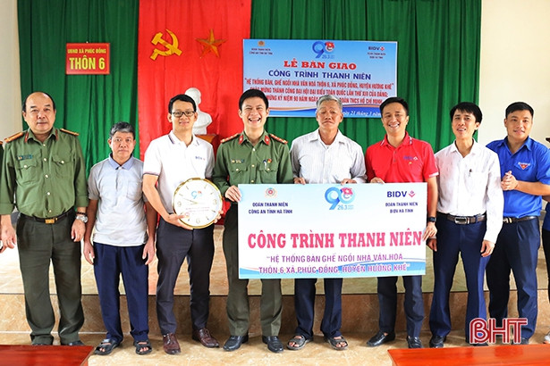 Đoàn thanh niên Công an tỉnh và BIDV Hà Tĩnh bàn giao 5 công trình thanh niên ở Hương Khê
