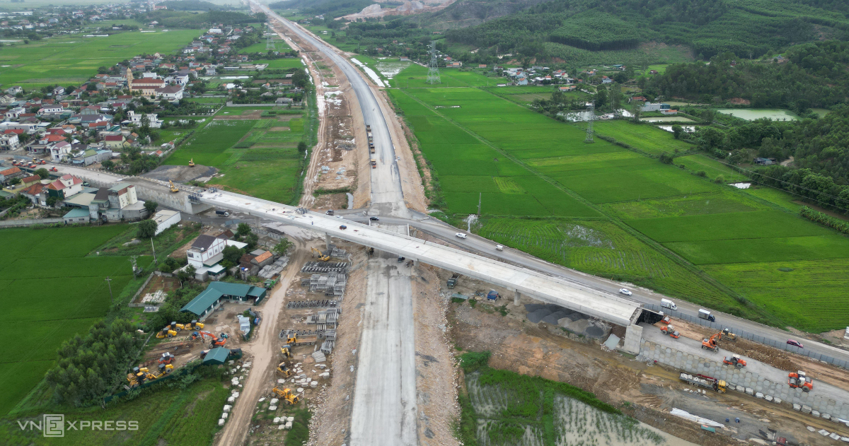 Cao tốc Nghi Sơn - Diễn Châu sắp thông xe, Hà Nội - Nghệ An chỉ mất 3,5h