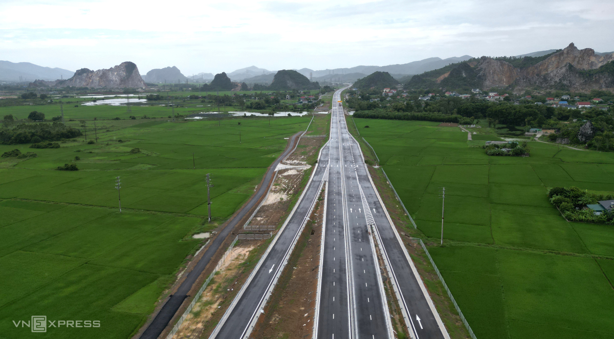 Cao tốc Nghi Sơn - Diễn Châu sắp thông xe, Hà Nội - Nghệ An chỉ mất 3,5h