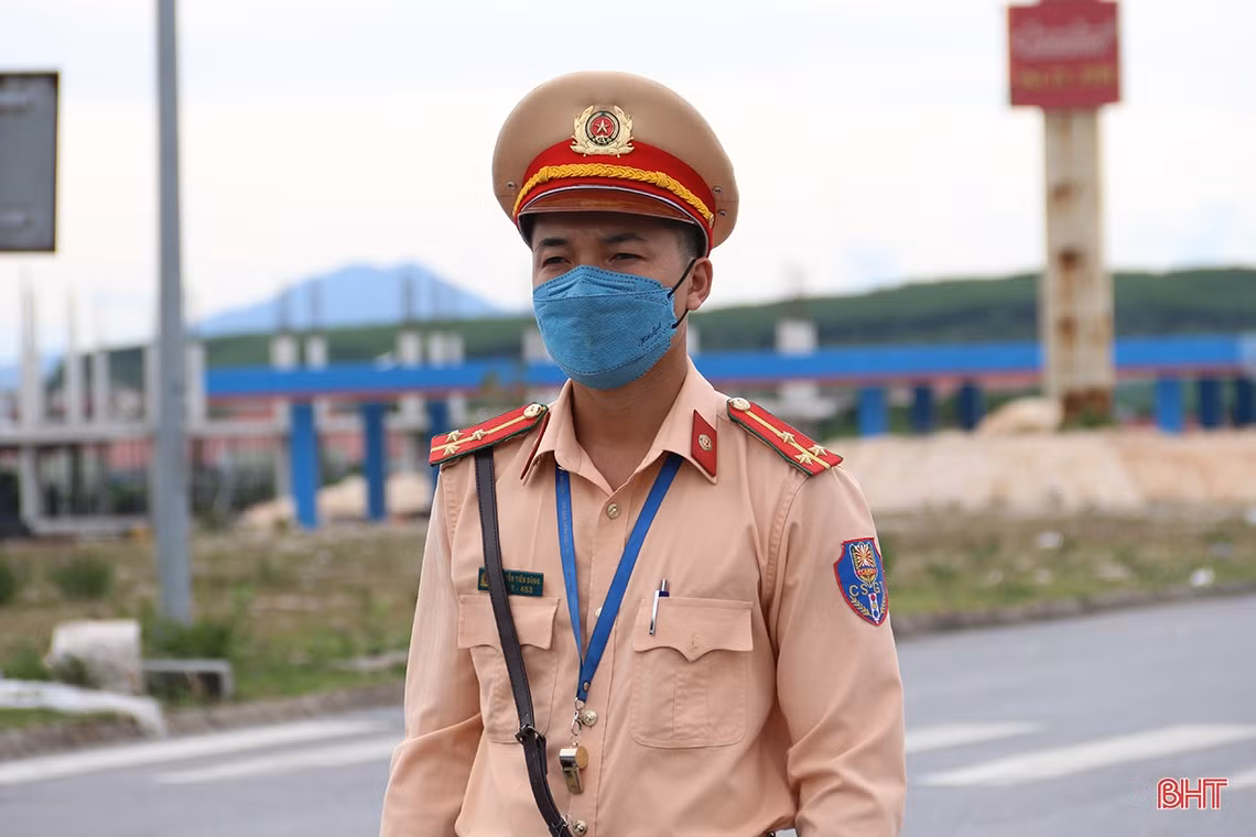 Cán bộ, chiến sỹ thị xã Kỳ Anh “căng mình” ngày đêm ngăn dịch Covid-19