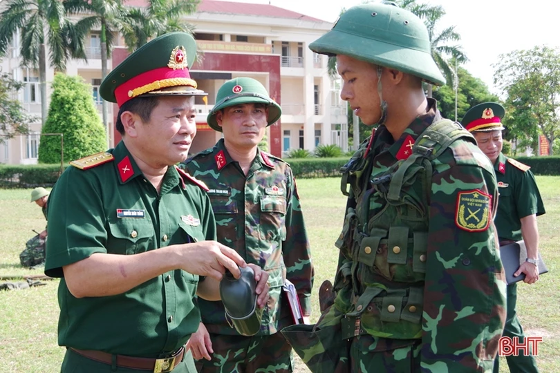 Thiếu tướng Lê Hồng Nhân kiểm tra công tác sẵn sàng chiến đấu tại Trung đoàn 841