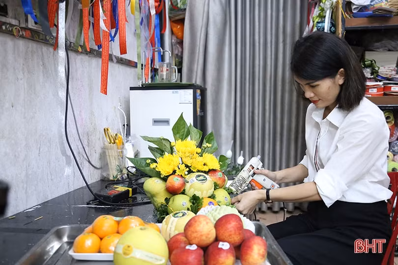 Cơ sở dịch vụ mâm lễ cúng rằm tháng 7 bận rộn “chốt đơn”, giao hàng