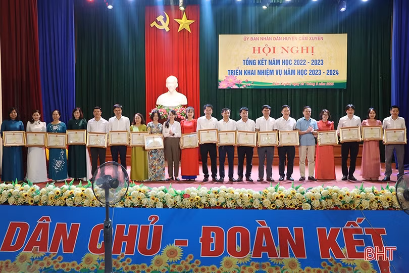 Các địa phương Hà Tĩnh triển khai nhiệm vụ năm học mới