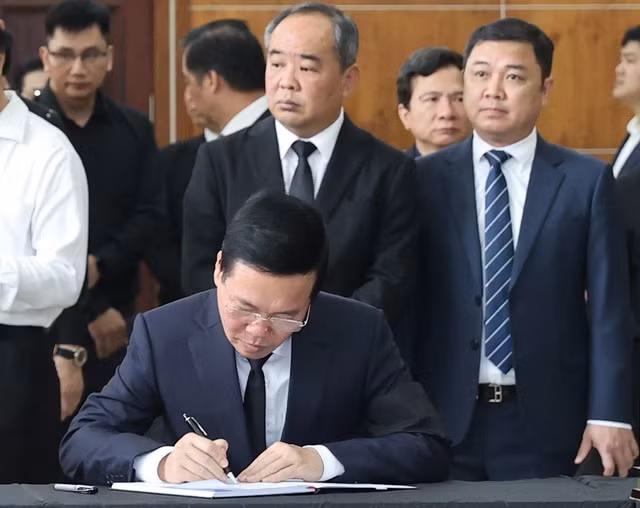 Lãnh đạo Đảng, Nhà nước viếng Phó Thủ tướng Lê Văn Thành