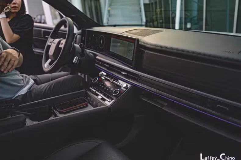 Khám phá chi tiết Hyundai Santa Fe 2024 ngoài đời thực cực ấn tượng