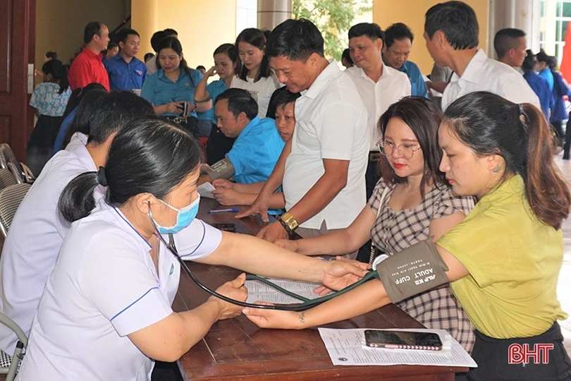 Ngày hội hiến máu ở Hương Khê thu về 297 đơn vị máu