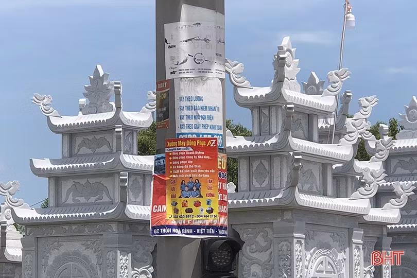 “Rác” trên cột điện, cây xanh ở Hà Tĩnh: Xử lý nhiều sao vẫn tái diễn?