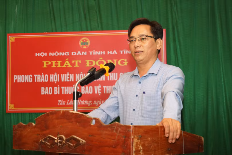 Nông dân Hà Tĩnh ra quân thu gom vỏ chai, bao bì thuốc BVTV