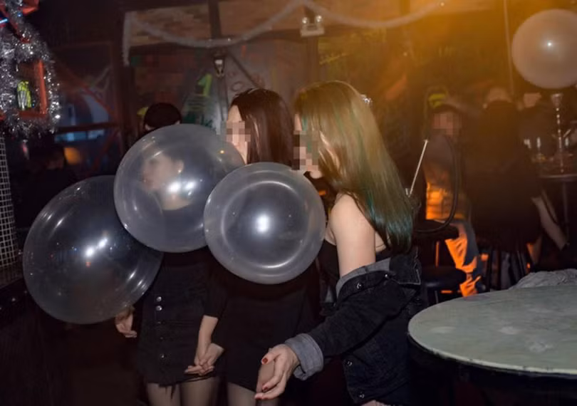 Lạm dụng bóng cười ảnh hưởng nghiêm trọng đến sức khỏe