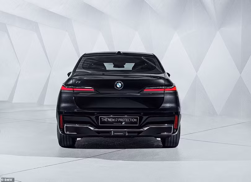 Mẫu xe điện bọc thép đầu tiên trên thế giới BMW i7 Protection