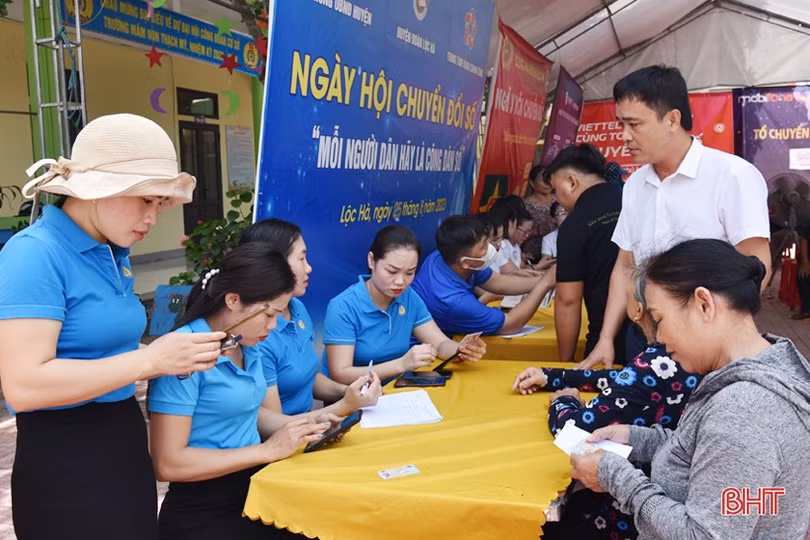 Đưa nền tảng số, công nghệ số, kỹ năng số đến với người dân Lộc Hà