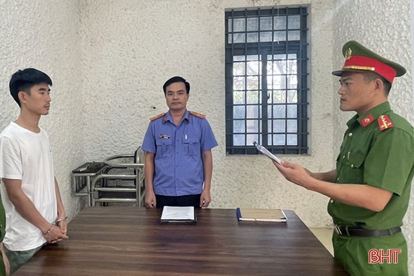 Khởi tố đối tượng hủy hoại tài sản của gia đình người tình