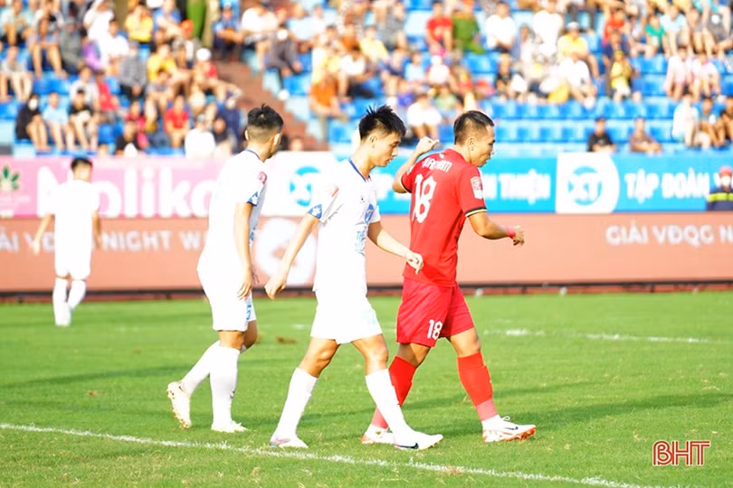 Thất bại trên sân Thiên Trường, Hồng Lĩnh Hà Tĩnh kết thúc mùa giải ở vị trí thứ 8