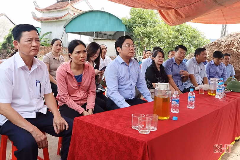 Đoàn ĐBQH Hà Tĩnh kết nối xây dựng 5 nhà nhân ái cho hộ nghèo