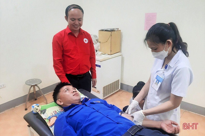 Ngày hội hiến máu ở Hương Khê thu về 297 đơn vị máu