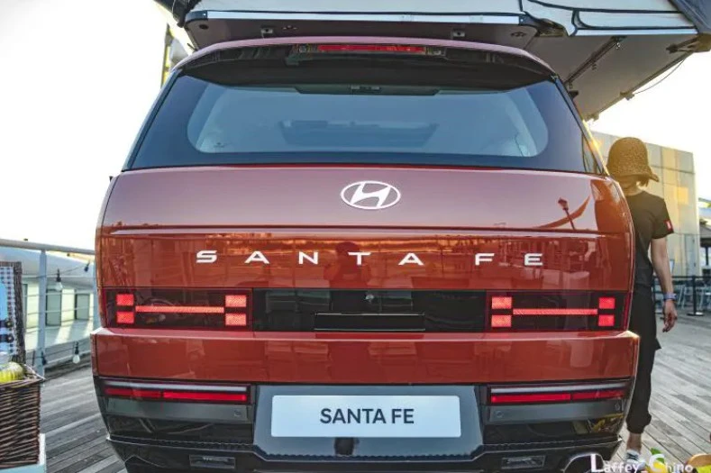 Khám phá chi tiết Hyundai Santa Fe 2024 ngoài đời thực cực ấn tượng