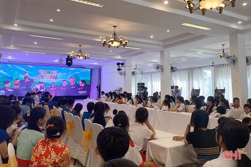 Học sinh Hà Tĩnh tham gia Ngày hội Văn hóa thiếu nhi các dân tộc khu vực miền Trung