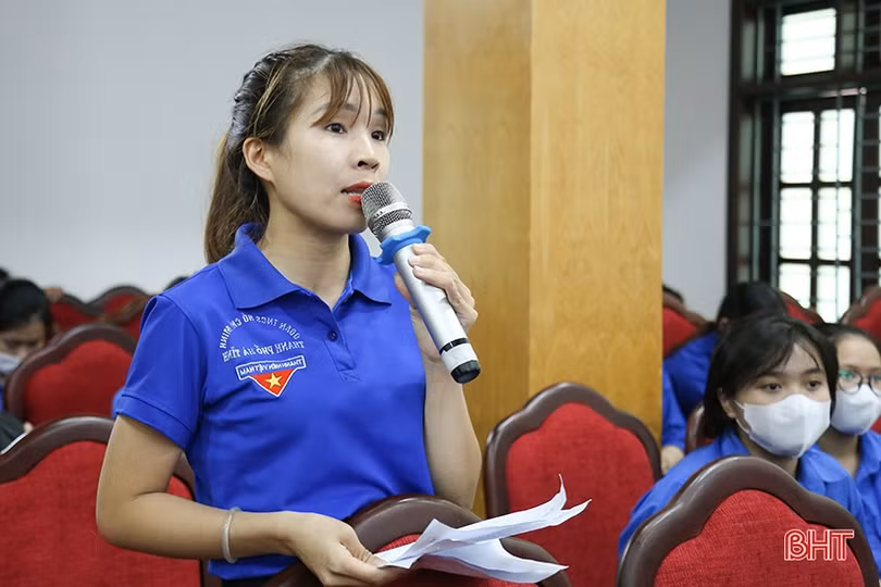 Lãnh đạo thành phố Hà Tĩnh đối thoại với đoàn viên, thanh niên