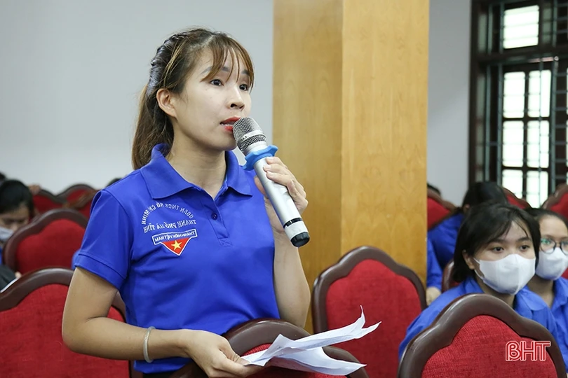 Lãnh đạo thành phố Hà Tĩnh đối thoại với đoàn viên, thanh niên