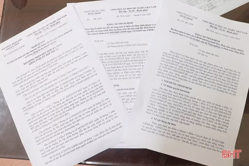 Những người “gác cổng” văn bản