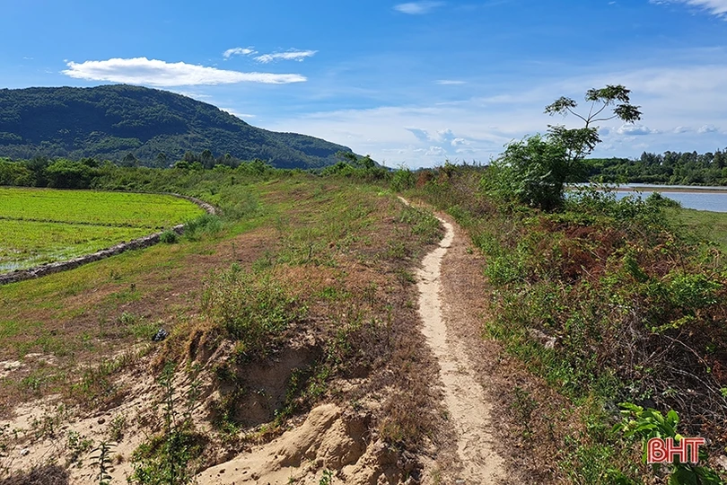 Nỗi lo mất an toàn tuyến đê ngăn mặn ở Nghi Xuân