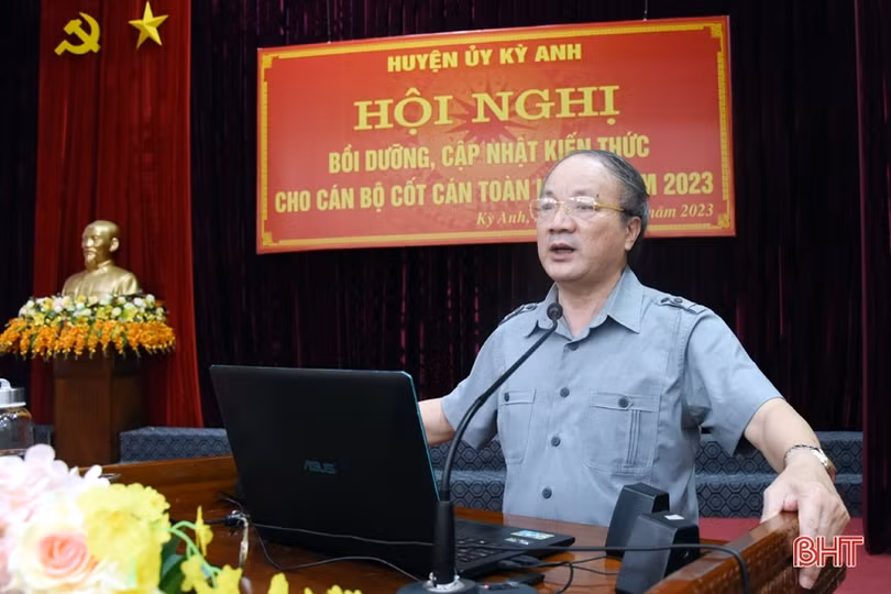 Bồi dưỡng chính trị cho hơn 300 cán bộ cốt cán huyện Kỳ Anh