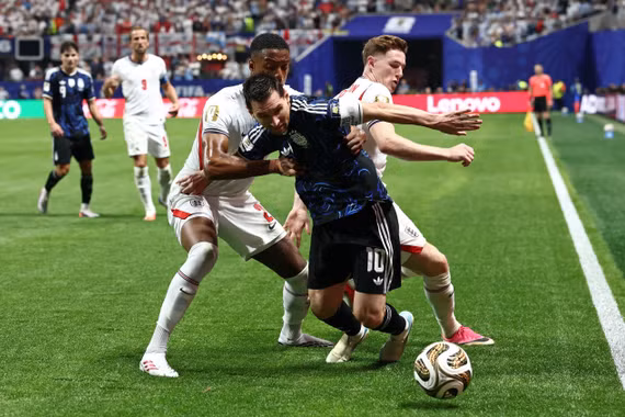 Messi thiết lập hàng loạt kỷ lục sau trận hạ gục Anh