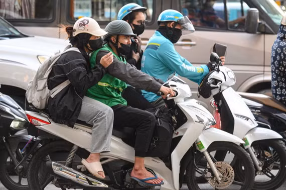 Hà Nội dự kiến siết xe ôm chạy xăng