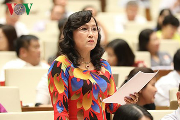 Đại biểu Quốc hội thảo luận trên hội trường tại kỳ họp thứ 5 Quốc hội giám sát về quản lý tài sản doanh nghiệp Nhà nước