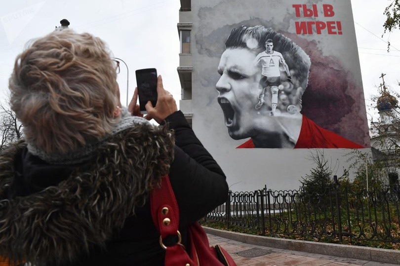 Nga khuấy động World Cup bằng tranh graffiti chủ đề bóng đá