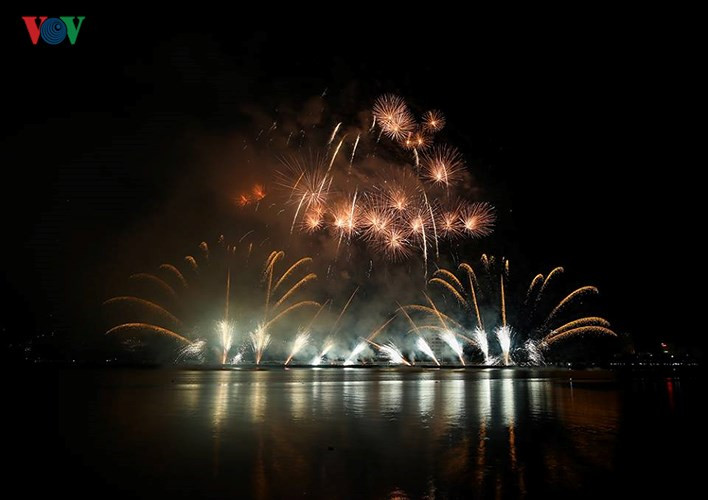 Mãn nhãn màn pháo hoa của nhà đương kim vô dịch Martarello bên sông Hàn