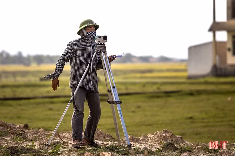 Lao động Hà Tĩnh nhọc nhằn mưu sinh dưới nắng đổ lửa