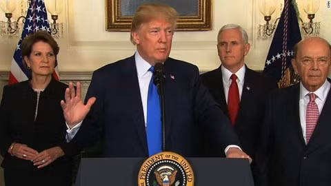 Ông Trump đang phát động một cuộc chiến tranh thương mại toàn cầu như thế nào?