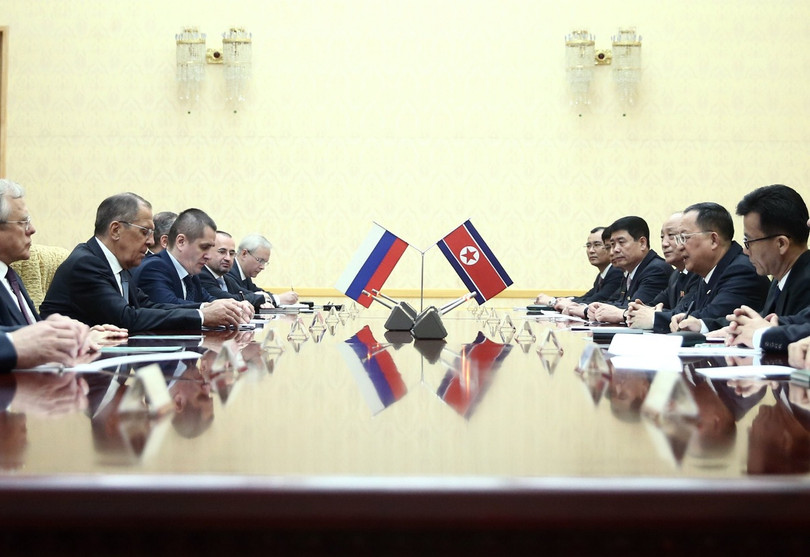 Hình ảnh về chuyến thăm bất ngờ của Ngoại trưởng Nga tới Triều Tiên