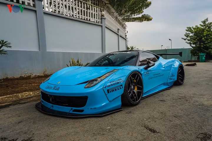 Liberty Walk Ferrari 458 Italia được chủ nhân chi 1 tỷ đồng để nâng cấp