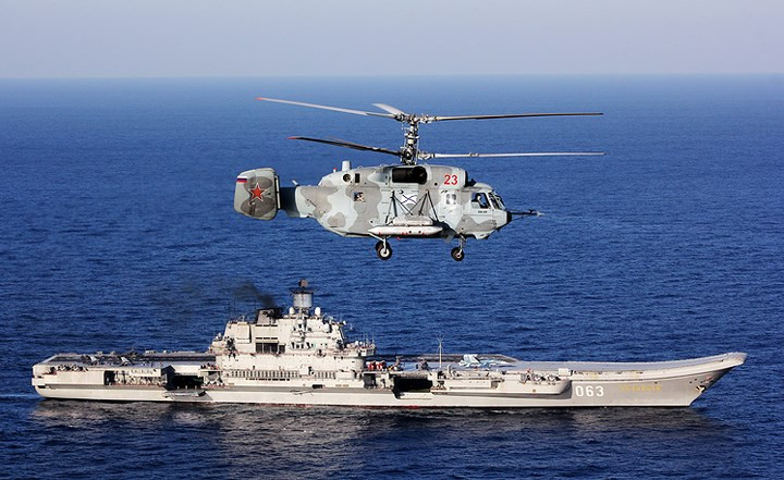 Ảnh: Đội hình tàu ngầm và tàu mặt nước của hạm đội Phương Bắc Nga