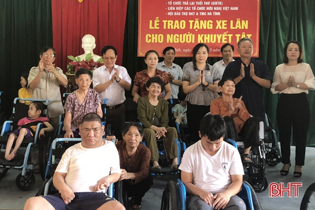 Đông ấm đến với các em nhỏ Làng trẻ SOS Hà Tĩnh