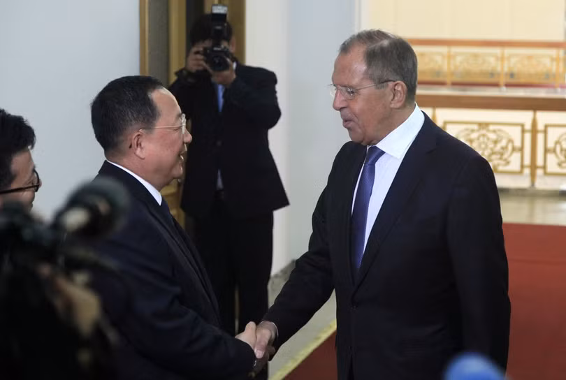 Hình ảnh về chuyến thăm bất ngờ của Ngoại trưởng Nga tới Triều Tiên